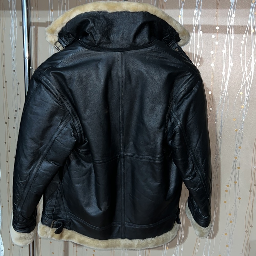 Leather jacket - Picture 3 of 8